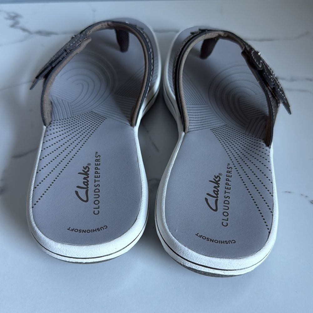 Clarks Women's Cloudsteppers Bronze Sandals - Picture 3 of 7